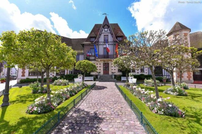 From Cherbourg: Normandy's Regional Highlights Private Tour - Itinerary Details
