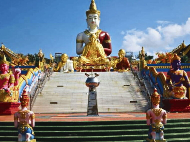 From Chiang Mai: Chiang Rai 1DAY Tour With Driver - Mae Kachan Hot Springs and Wat Saeng Kaew Phothiyan