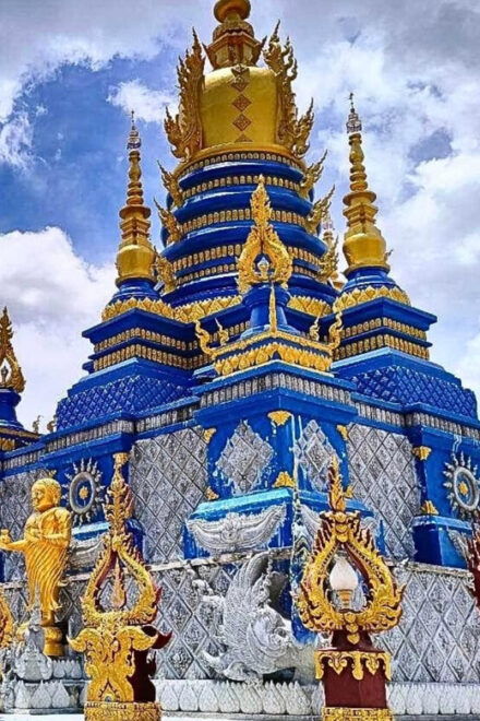 From Chiang Mai : White and Blue Temples and Lalita Cafe - Local Cuisine Experience