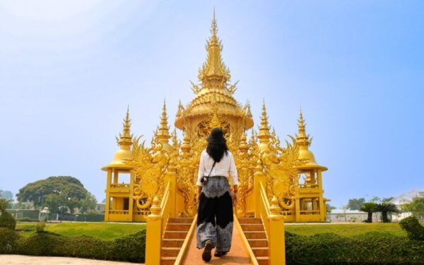 From Chiang Rai: Famous Temples and Golden Triangle Day Tour - Review Summary and Additional Information