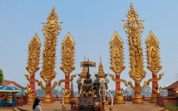 From Chiang Rai: Famous Temples and Golden Triangle Day Tour - Common Questions