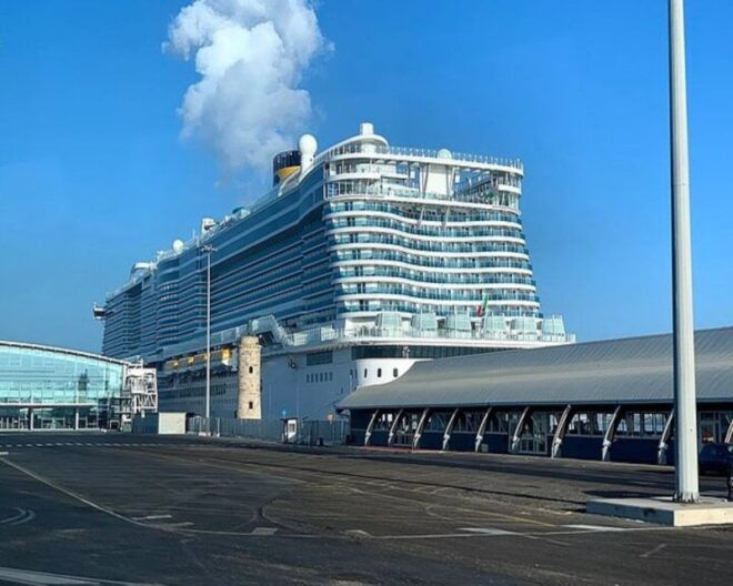 From Civitavecchia Port: Private 1-Way Transfer to Fiumicino - Meeting Point