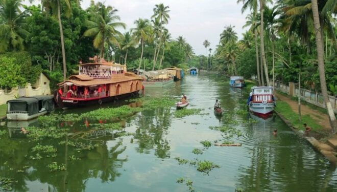 From Cochin: 8 Day Kerala Tour Package With Houseboat Stay - Accommodation Details