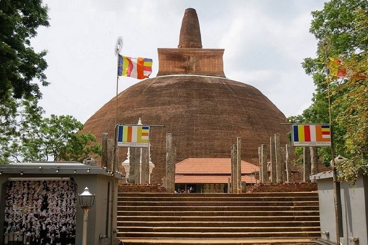 From Colombo: Anuradhapura Day Tour - Experience Highlights at Anuradhapura