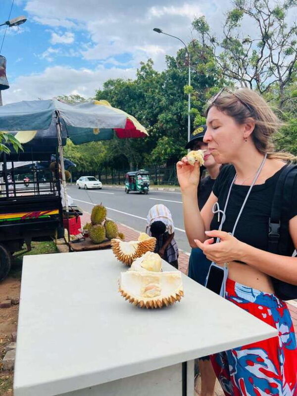 From Colombo/Negombo: Kitulgala Rafting, Ambuluwawa, Kandy - The Tea Factory Tour