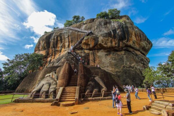 From Colombo: Sigiriya and Dambulla Day Trip and Safari - Cultural Etiquette: Removing Shoes in Temples