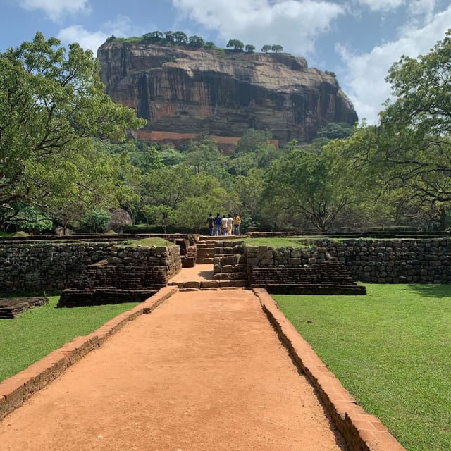 From Colombo: Sigiriya, Dambulla and Minneriya Day Trip - Dambulla Royal Cave Temple