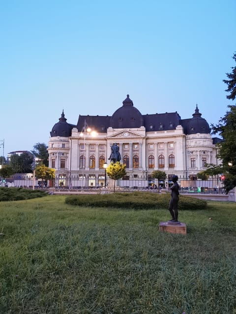 From Craiova: Bucharest Day Tour - Lunch in a Traditional Romanian Restaurant