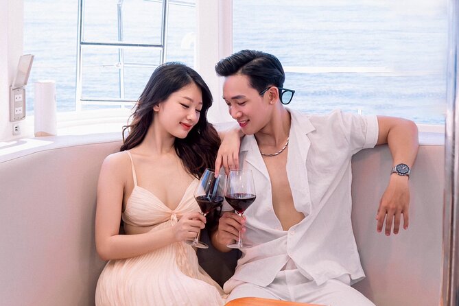 From Da Nang: 4 Hours of Luxury Yacht Rental Son Tra Peninsula - Participation and Assistance