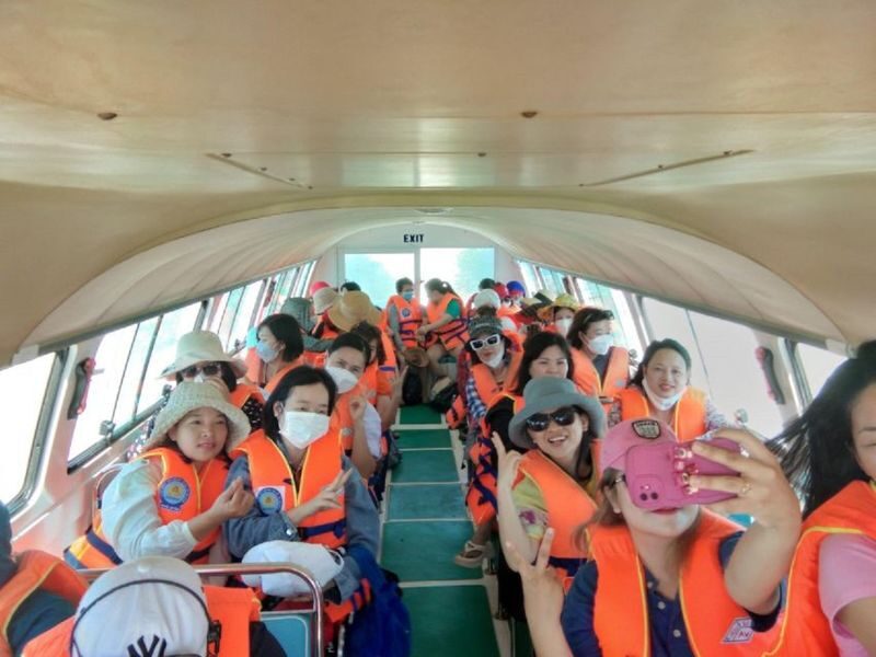 From Da Nang: Cham Islands, Basket Boat & Hoi An Ancient Town Private Day Tour - Hoi An Ancient Town: the day’s cultural counterpoint