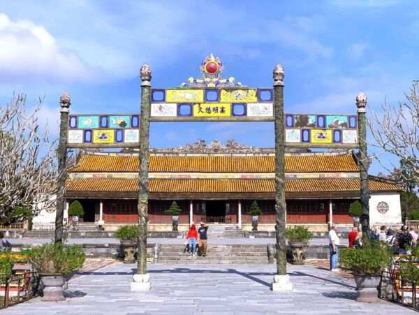 FROM DA NANG: DISCOVER HUE IMPERIAL CITY - HAI VAN PASS - The Sum Up