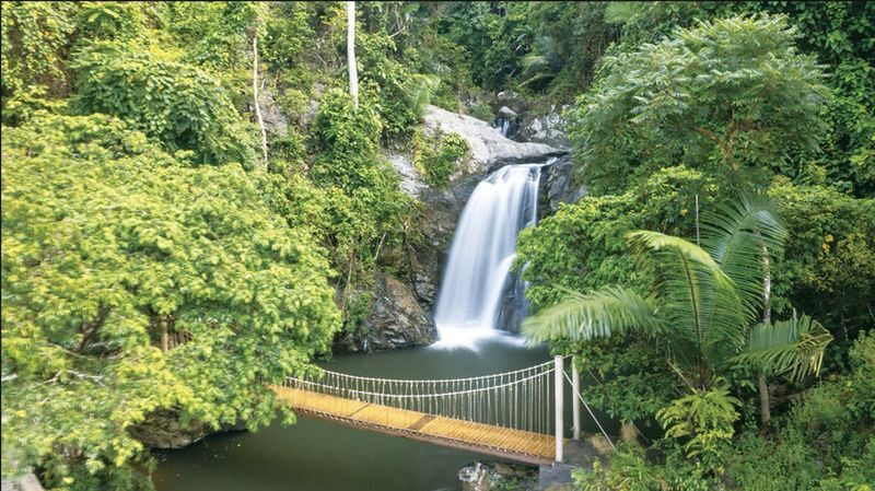 From Da Nang: Dong Giang Heaven Gate Full-Day Tour (Korean Guide) - Crossing the glass bridge and exploring caves