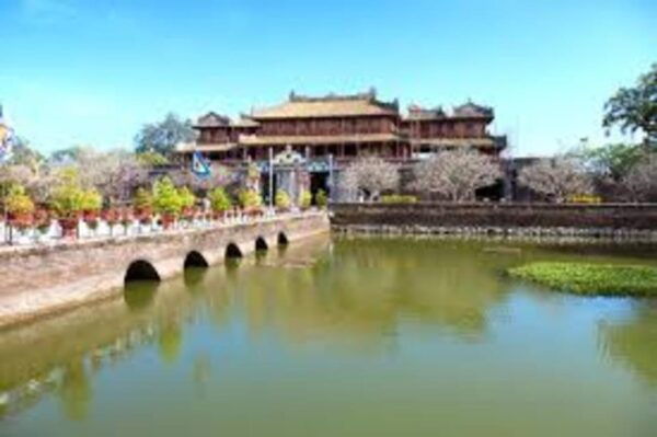 From Da Nang: Hue Imperial Day Trip, Hai Van Pass - Customer Experiences and Ratings