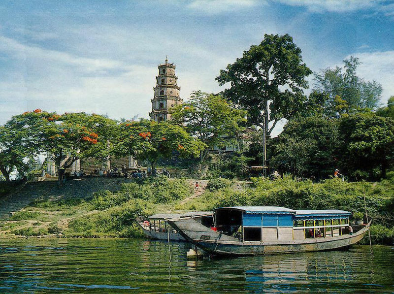 From Da Nang: Hue Imperial Discovery Full Day Tour - What to bring for Hue’s heat and rain