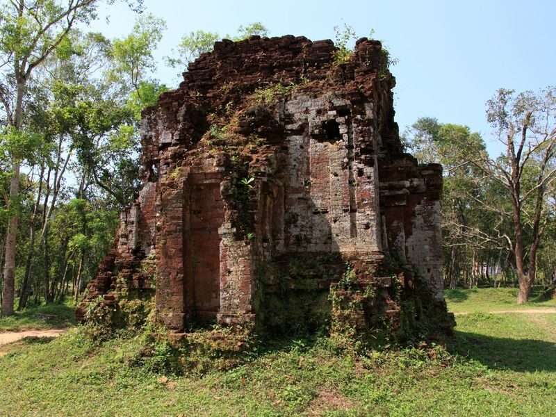 From Da Nang: My Son Sanctuary Half-Day UNESCO Site Tour with Japanese Speaking Guide - Exploring the ruins with a Japanese-speaking guide