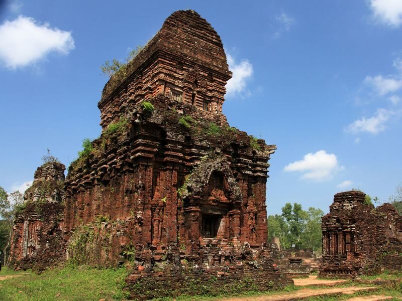 From Da Nang: My Son Sanctuary Half-Day UNESCO Site Tour with Japanese Speaking Guide - The dance show and waiting time