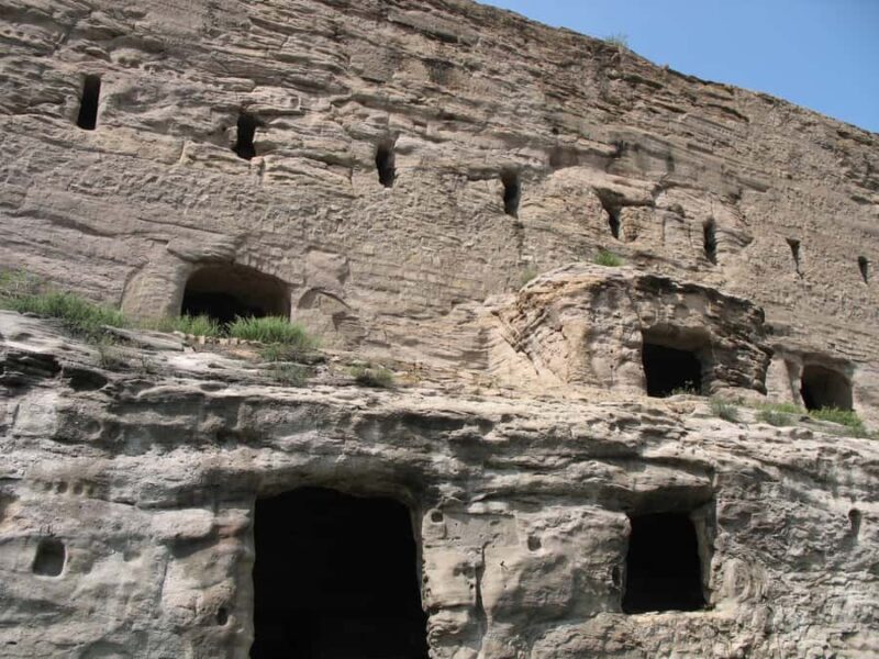 From Datong: Yungang Grottoes and Hanging Temple 2-Day Tour - Good To Know