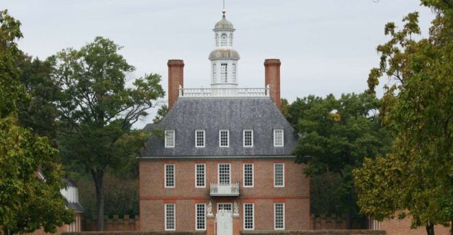 From DC: Colonial Williamsburg and Historical Triangle Tour - Live Tour Guide