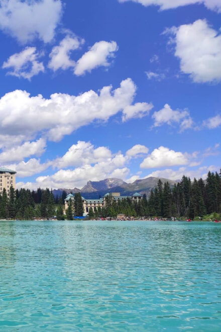 From Dead Mans Flat/Canmore: Lake Louise & Moraine Lake … - Moraine Lake: Deep Blue Waters