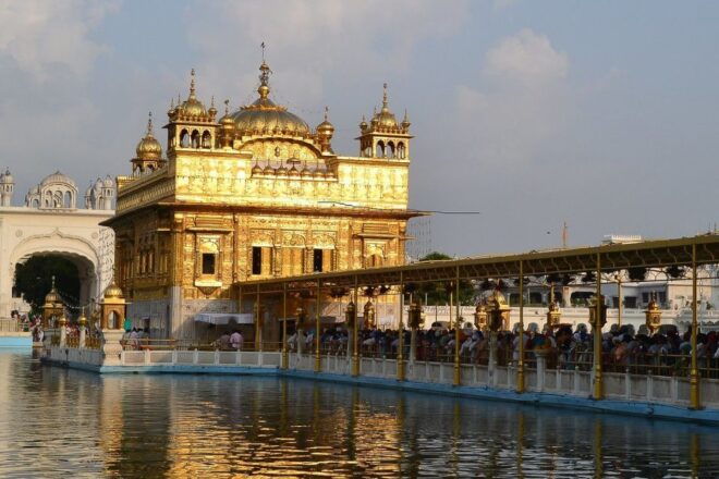 From Delhi: 2-Day Amritsar Golden Temple & Wagah Border Tour - Common Questions