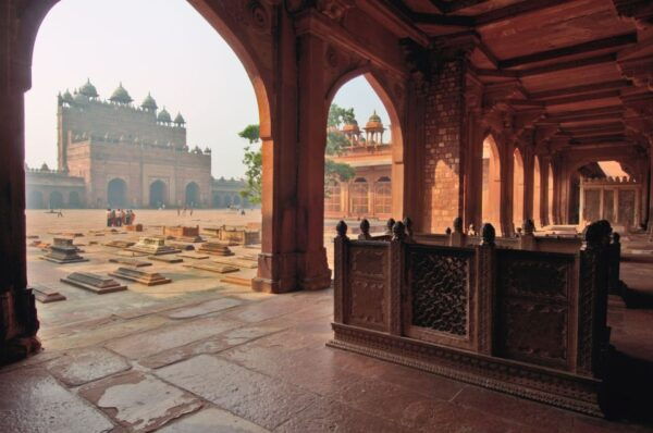 From Delhi: 2-Day Taj Mahal Sunrise Tour With Fatehpur Sikri - Exploring Fatehpur Sikri