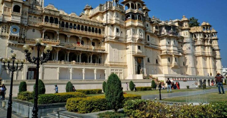 From Delhi: 6-Day Golden Triangle and Udaipur Private Tour - Tour Duration and Language Options