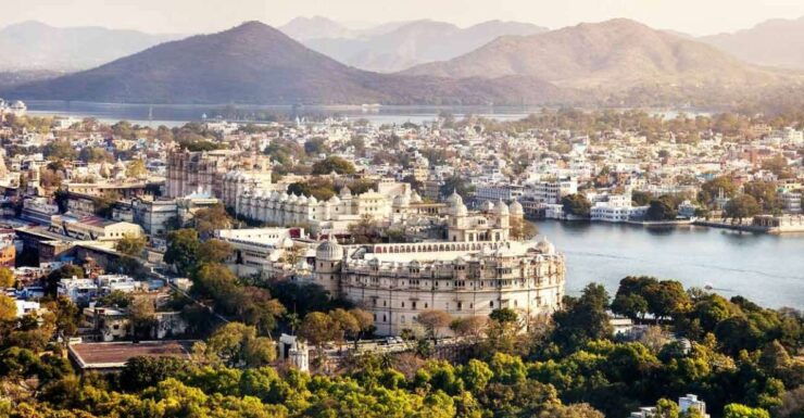 From Delhi: 6-Day Golden Triangle With Udaipur Luxury Tour - Available Languages and Pickup Options