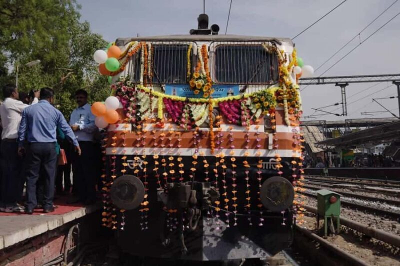 From Delhi/Agra: Confirmed Express Train Ticket Delhi - Agra - Authentic Insights from Travelers