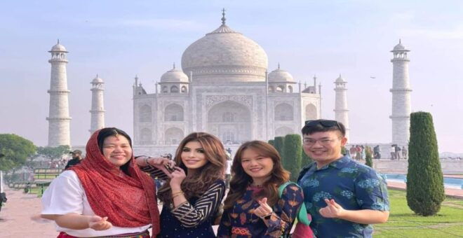 From Delhi: Agra Overnight Tour With Fatehpur Sikri - Inclusions