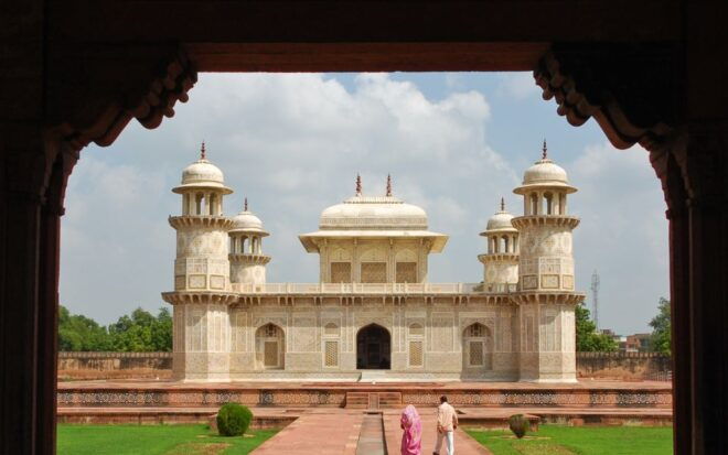 From Delhi: Agra Taj Mahal Tour By Car - Highlights