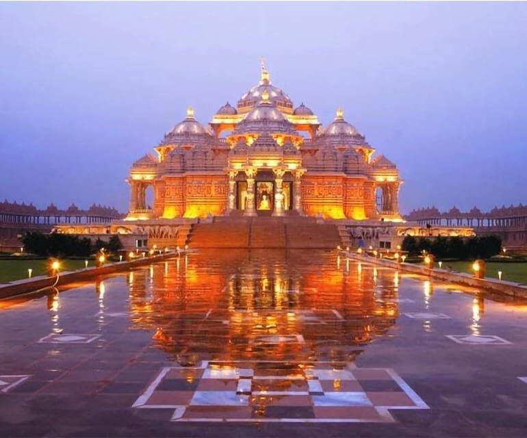 From Delhi: Akshardham Tour With Light & Water Show - Transport, Timing, and Comfort