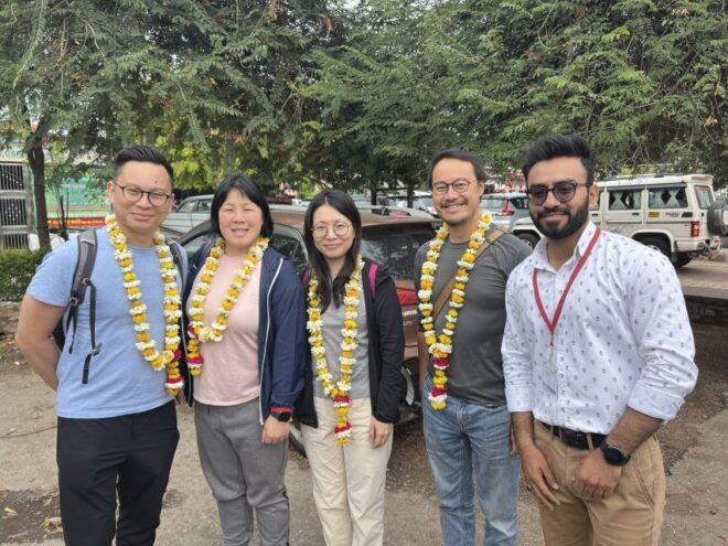 From Delhi: All-Inclusive Taj Mahal Day Trip by Fast Train - Delicious Meals on the Train