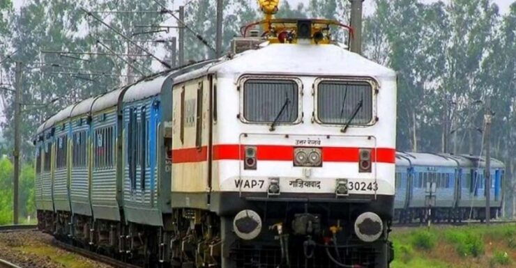 From Delhi: All-Inclusive Taj Mahal Day Trip by Train - Highlights and Activities