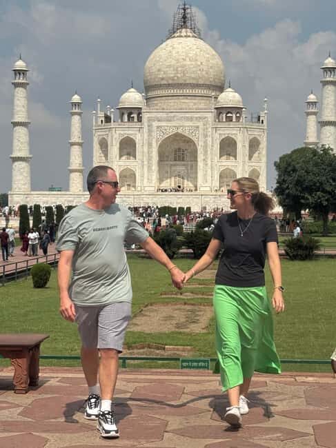 From Delhi Lavish Taj Mahal Tour with Luxury Car & VIP Entry - VIP Entry and Guided Tour of the Taj Mahal