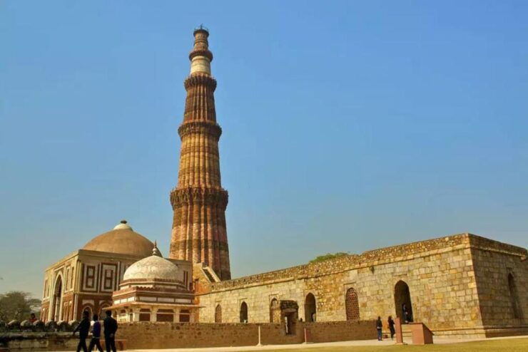 From Delhi: Old and New Delhi Sightseeing Tour With Guide - Tour Details