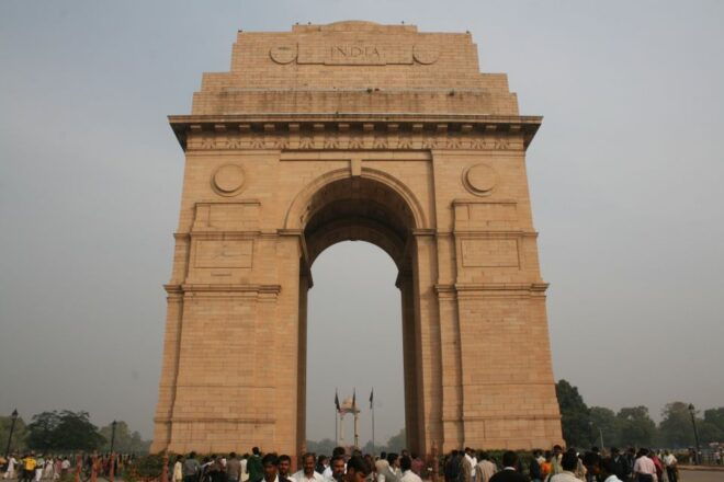 From Delhi: Old & New Delhi Private Sightseeing City Tour - Guided Experience and Accessibility