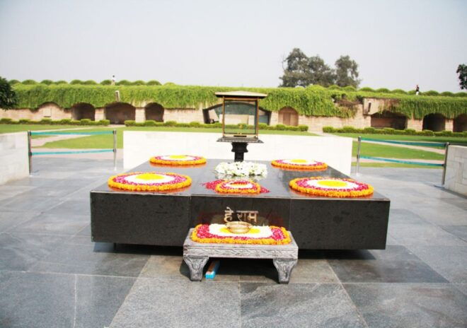 From Delhi: Old & New Delhi Private Sightseeing Tour - Reserve Now & Pay Later