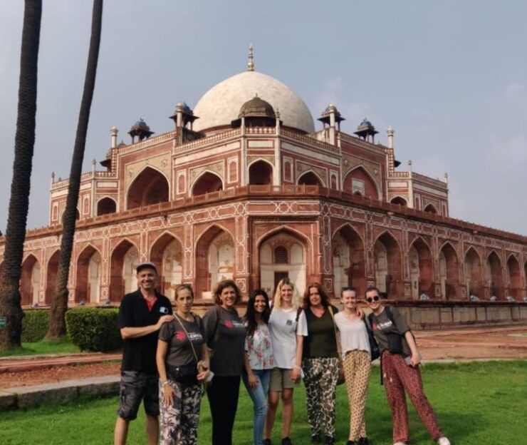From Delhi: Old & New Delhi Tour by Luxury Car With Lunch - Tour Highlights