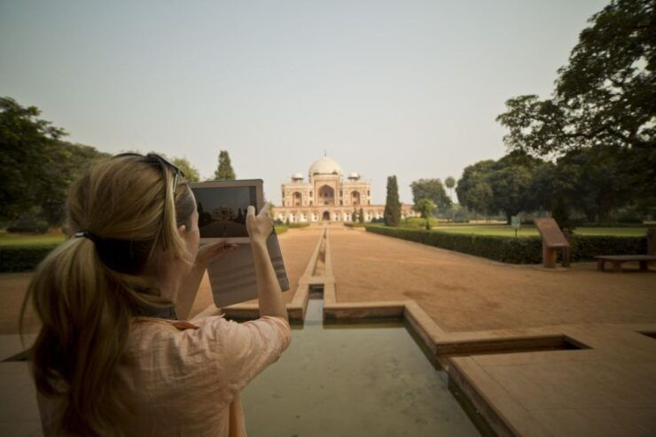 From Delhi: Private Day Trip to Agra With Guide and Transfer - Itinerary Overview