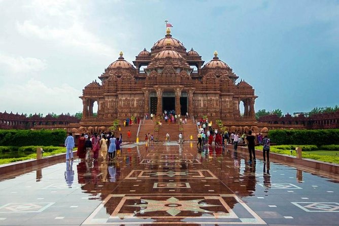 From Delhi: Private Delhi Temples and Spiritual Sites Tour - Itinerary Details