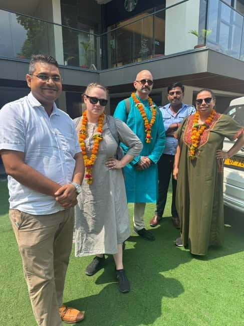 From Delhi; Private Same Day Taj Mahal Luxury Tour By Train - Discover the Secrets of the Taj Mahal with a Luxury Same-Day Tour from Delhi