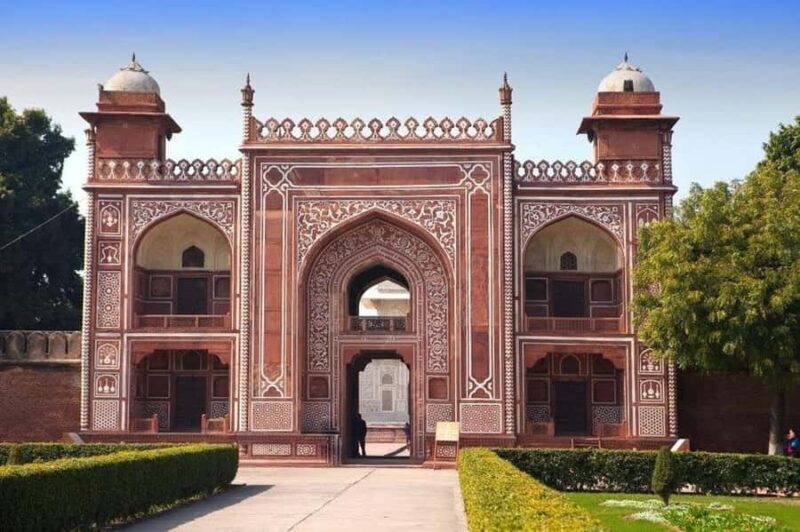 From Delhi: Private Taj Mahal & Agra Day Trip with 5* Lunch - Exploring Local Craftsmanship  