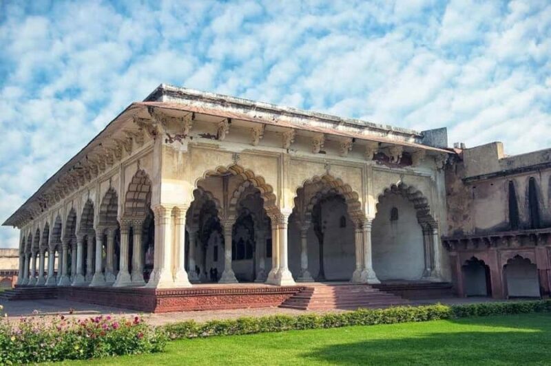 From Delhi: Private Taj Mahal & Agra Day Trip with 5* Lunch - Relaxing Return Journey  