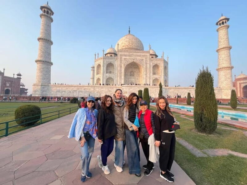 From Delhi: Private Taj Mahal & Agra Tour with 5* Lunch - The Experience in Detail