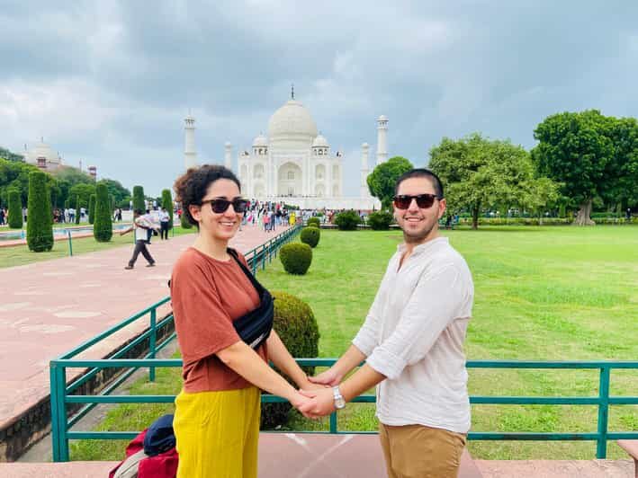 From Delhi: Private Taj Mahal & Agra Tour with 5* Lunch - The Itinerary: What to Expect from Start to Finish