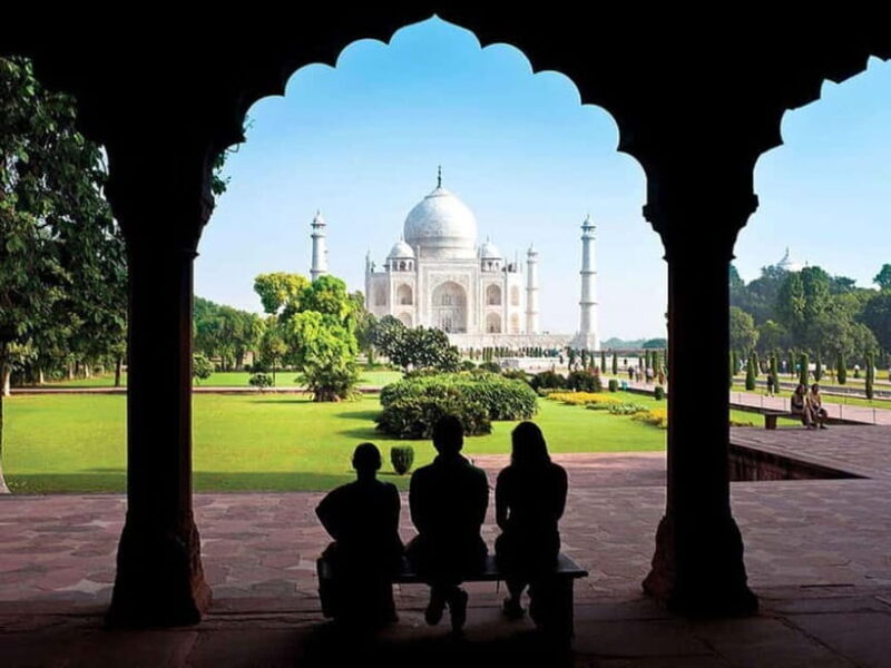 From Delhi: Private Taj Mahal & Agra Tour with 5* Lunch - Indulgent 5-Star Lunch