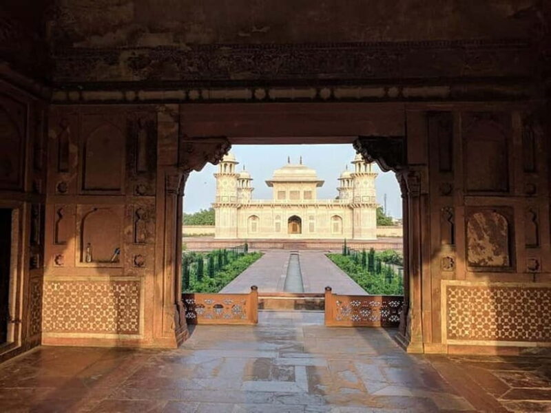 From Delhi: Private Taj Mahal & Agra Tour with 5* Lunch - Authentic Experiences Highlighted in Reviews