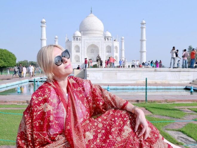 From Delhi: Private Taj Mahal Sunrise With Agra Sightseeing - Language Options