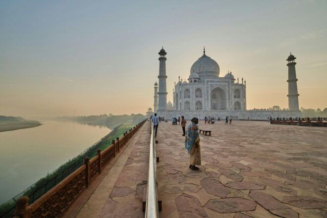 From Delhi: Private Taj Mahal Tour With Female Tour Guide - Important Information