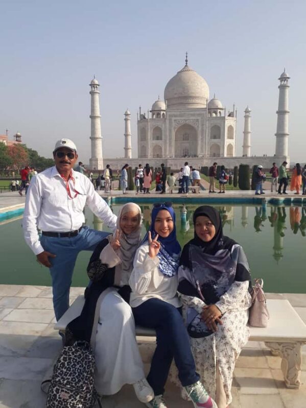 From Delhi: Private Taj Mahal tour with popular guide - The Experience: What to Expect from the Tour